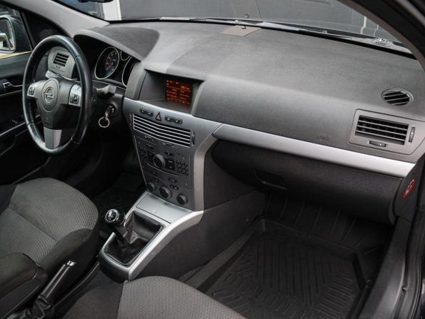 Opel Astra H Рестайлинг с пробегом 2010 года, цена 599 000 рублей, 208905 км, седан, Автокод Объявления