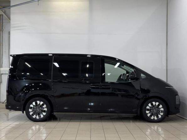 Hyundai Staria I с пробегом 2024 года, цена 6 720 000 рублей, 68813 км, минивэн, Автокод Объявления