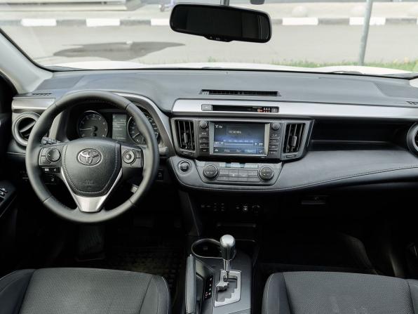 Toyota RAV4 IV (XA40) Рестайлинг с пробегом 2017 года, цена 2 447 000 рублей, 119887 км, внедорожник, Автокод Объявления