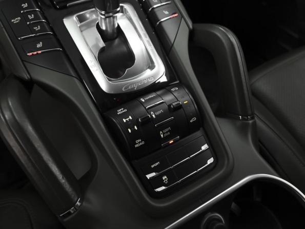 Porsche Cayenne II Рестайлинг (958) с пробегом 2015 года, цена 4 699 000 рублей, 216540 км, внедорожник, Автокод Объявления