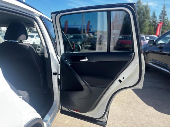 Volkswagen Tiguan I Рестайлинг с пробегом 2014 года, цена 1 300 000 рублей, 218075 км, внедорожник, Автокод Объявления