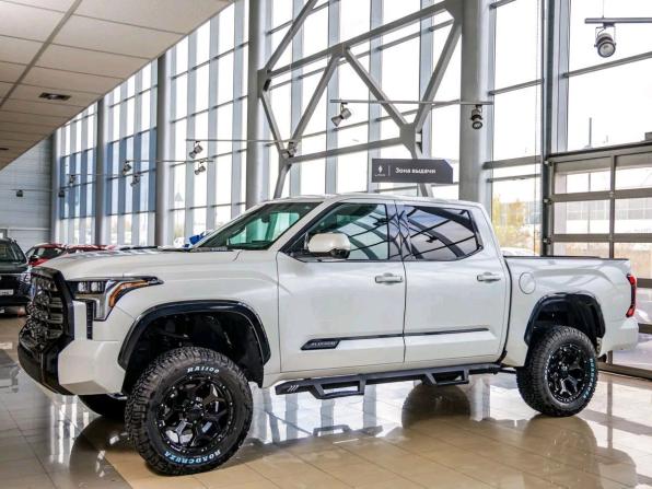 Toyota Tundra III с пробегом 2023 года, цена 8 498 000 рублей, 42000 км, offers.body_type.unknown, Автокод Объявления