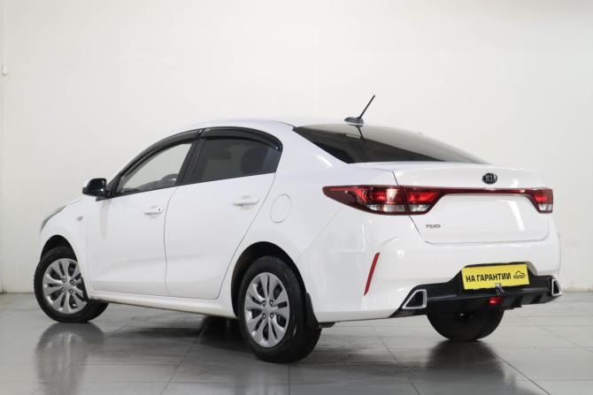 Kia Rio IV Рестайлинг с пробегом 2021 года, цена 1 779 000 рублей, 80300 км, седан, Автокод Объявления