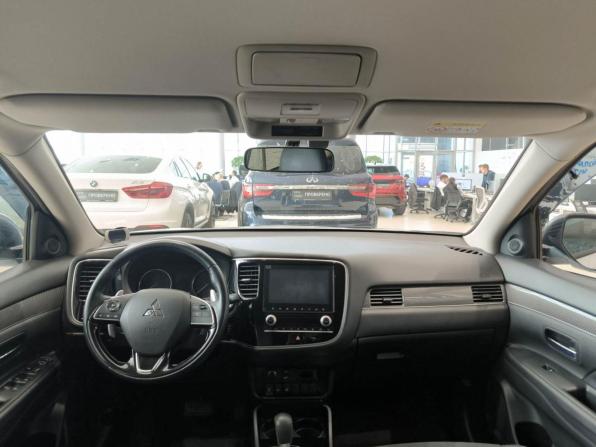 Mitsubishi Outlander III Рестайлинг 3 с пробегом 2022 года, цена 3 200 000 рублей, 48172 км, внедорожник, Автокод Объявления