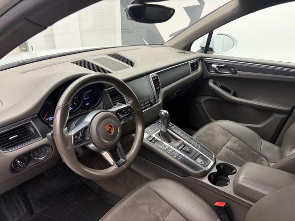 Porsche Macan I с пробегом 2018 года, цена 3 849 000 рублей, 121026 км, внедорожник, Автокод Объявления
