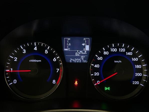 Hyundai Solaris I Рестайлинг с пробегом 2016 года, цена 599 000 рублей, 242050 км, седан, Автокод Объявления