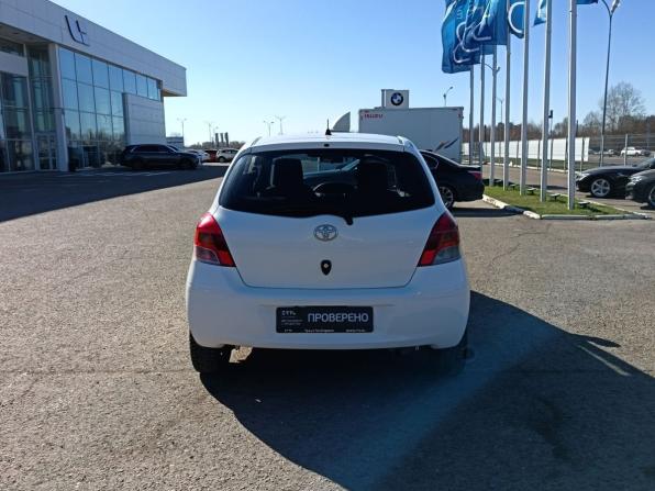 Toyota Yaris II с пробегом 2009 года, цена 400 000 рублей, 179498 км, хэтчбек, Автокод Объявления