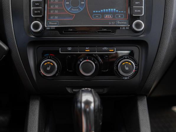 Volkswagen Jetta VI с пробегом 2012 года, цена 999 000 рублей, 189423 км, седан, Автокод Объявления