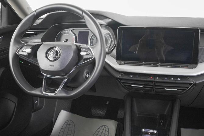 Skoda Octavia IV (A8) с пробегом 2021 года, цена 2 249 000 рублей, 82000 км, лифтбек, Автокод Объявления