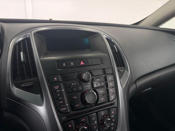 Opel Astra J Рестайлинг с пробегом 2014 года, цена 849 000 рублей, 183000 км, хэтчбек, Автокод Объявления