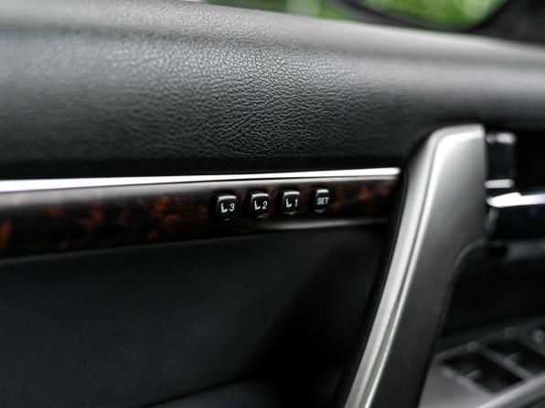 Toyota Land Cruiser 200 Series Рестайлинг 1 с пробегом 2013 года, цена 3 314 000 рублей, 251282 км, внедорожник, Автокод Объявления