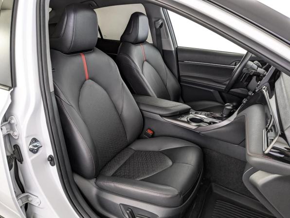 Toyota Camry VIII (XV70) Рестайлинг с пробегом 2022 года, цена 4 445 000 рублей, 33740 км, седан, Автокод Объявления
