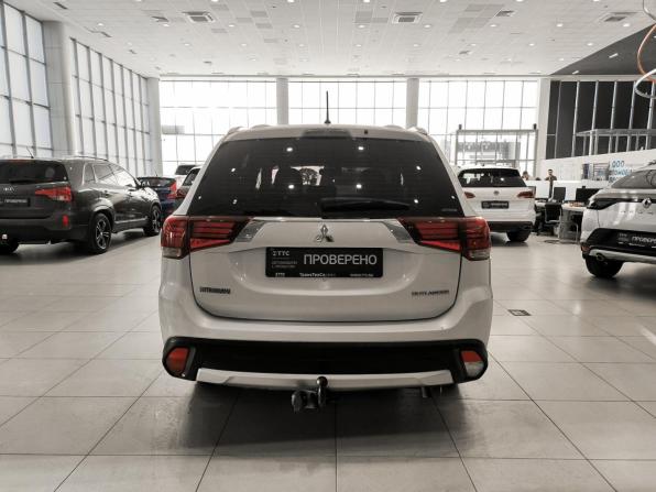 Mitsubishi Outlander III Рестайлинг 2 с пробегом 2016 года, цена 1 399 000 рублей, 236513 км, внедорожник, Автокод Объявления