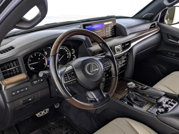 Lexus LX III Рестайлинг 2 с пробегом 2018 года, цена 9 990 000 рублей, 59664 км, внедорожник, Автокод Объявления