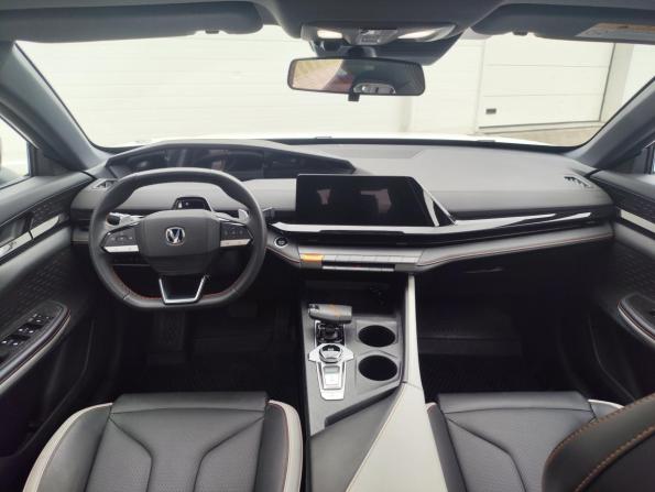 Changan UNI-V I с пробегом 2024 года, цена 2 150 000 рублей, 40989 км, лифтбек, Автокод Объявления