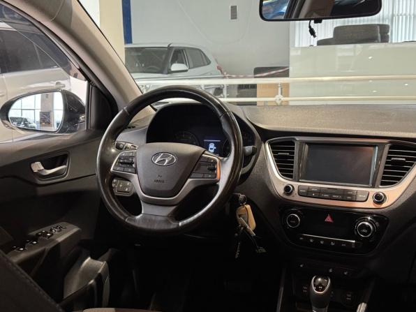 Hyundai Solaris II с пробегом 2018 года, цена 1 299 000 рублей, 149959 км, седан, Автокод Объявления