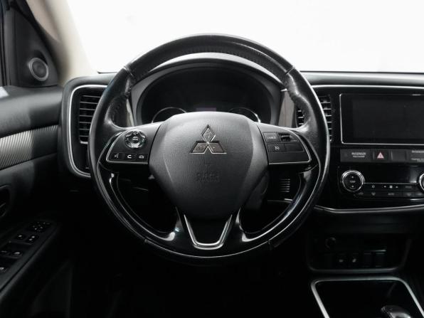 Mitsubishi Outlander III Рестайлинг 2 с пробегом 2017 года, цена 1 740 000 рублей, 193420 км, внедорожник, Автокод Объявления