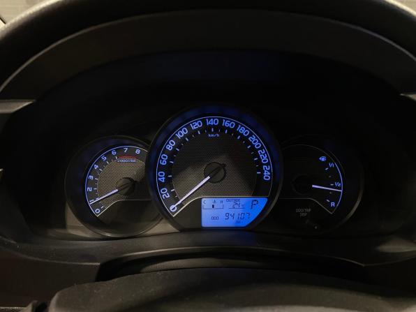Toyota Corolla XI (E160 E170 E180) с пробегом 2013 года, цена 1 350 000 рублей, 94106 км, седан, Автокод Объявления