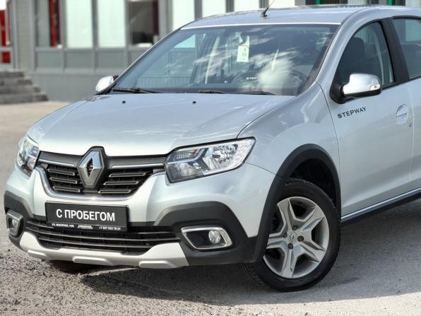 Renault Logan II Рестайлинг с пробегом 2021 года, цена 1 259 000 рублей, 77000 км, седан, Автокод Объявления