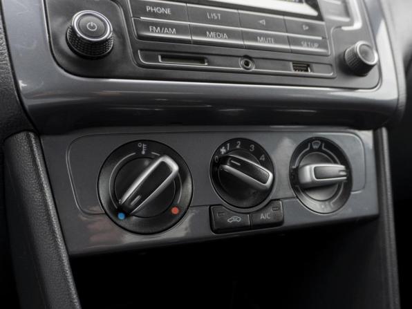 Volkswagen Polo V Рестайлинг с пробегом 2020 года, цена 949 000 рублей, 165223 км, седан, Автокод Объявления