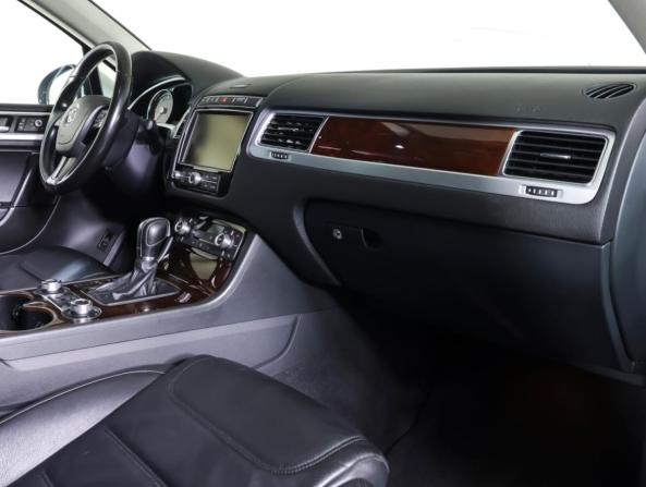 Volkswagen Touareg II Рестайлинг с пробегом 2015 года, цена 3 000 000 рублей, 154231 км, внедорожник, Автокод Объявления