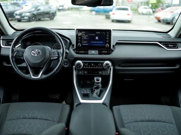 Toyota RAV4 V (XA50) с пробегом 2021 года, цена 3 099 000 рублей, 167446 км, внедорожник, Автокод Объявления