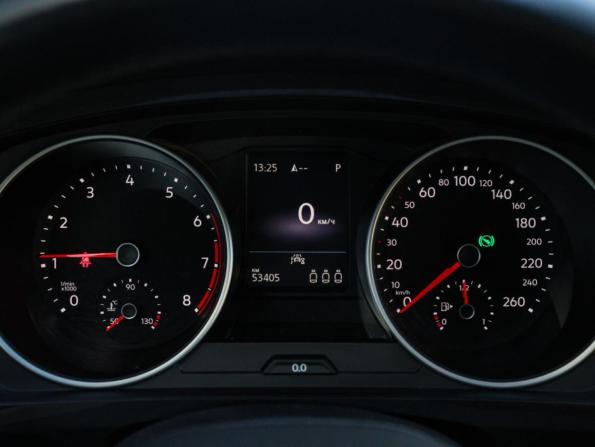 Volkswagen Tiguan II Рестайлинг с пробегом 2021 года, цена 2 599 000 рублей, 53500 км, внедорожник, Автокод Объявления