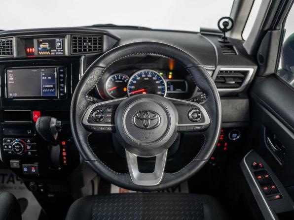 Toyota Roomy I Рестайлинг с пробегом 2022 года, цена 1 200 000 рублей, 47230 км, микровэн, Автокод Объявления