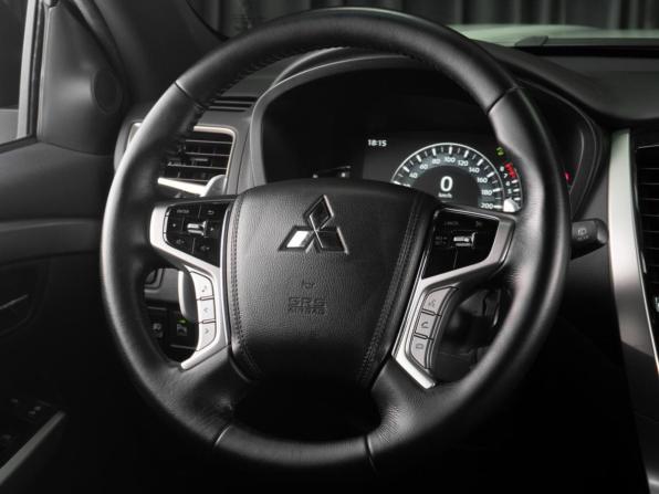 Mitsubishi Montero Sport III Рестайлинг с пробегом 2022 года, цена 4 249 000 рублей, 53972 км, внедорожник, Автокод Объявления