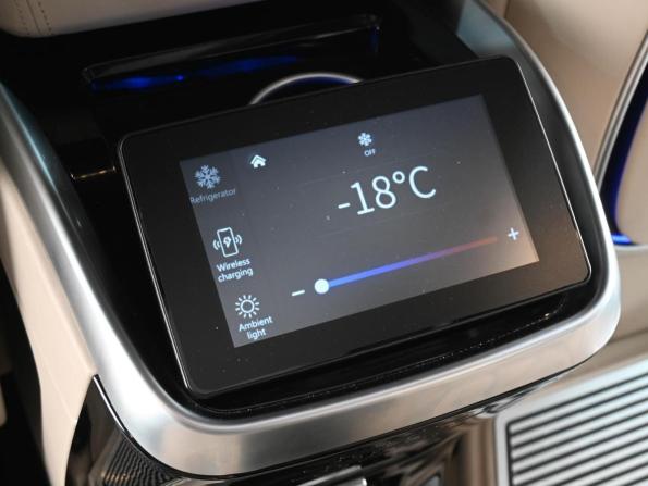 Mercedes-Benz V-Класс III (W447) Рестайлинг 2 с пробегом 2024 года, цена 8 959 000 рублей, 11827 км, минивэн, Автокод Объявления
