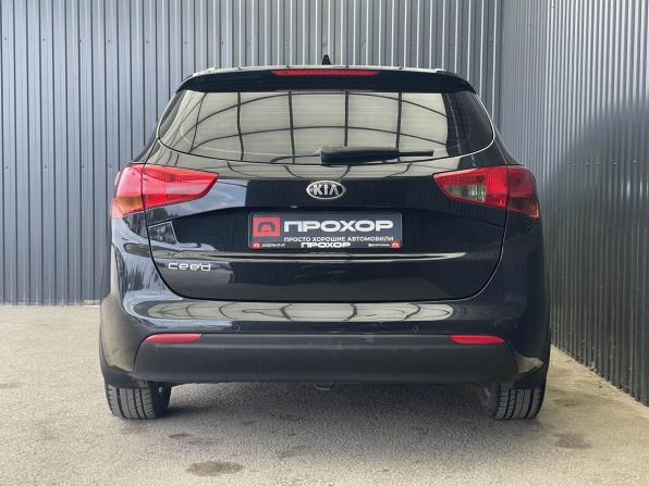 Kia Ceed II Рестайлинг с пробегом 2018 года, цена 1 297 000 рублей, 105331 км, универсал, Автокод Объявления