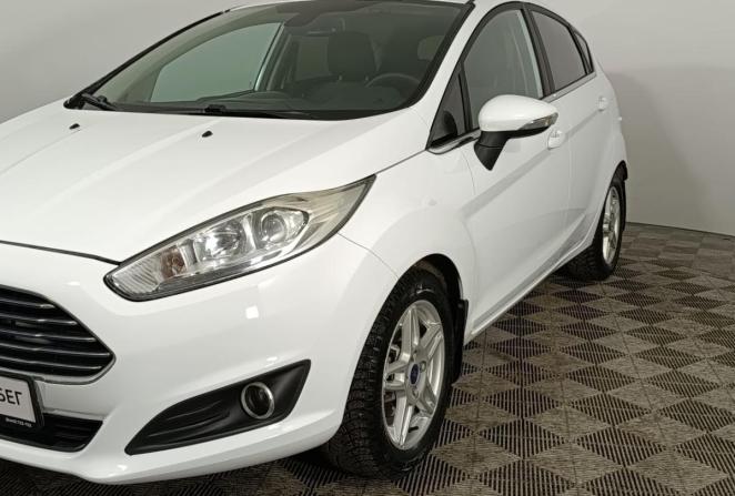 Ford Fiesta Mk6 Рестайлинг с пробегом 2015 года, цена 900 000 рублей, 74974 км, хэтчбек, Автокод Объявления