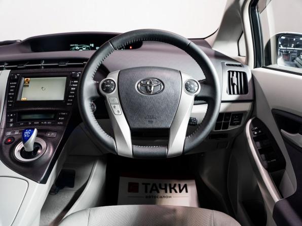 Toyota Prius III (XW30) с пробегом 2009 года, цена 1 180 000 рублей, 126500 км, лифтбек, Автокод Объявления