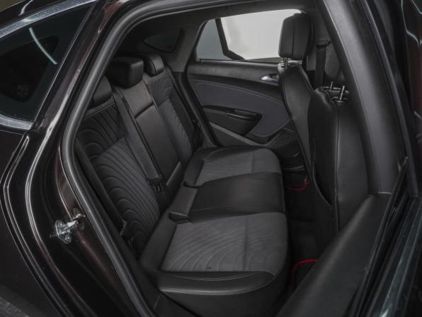 Opel Astra J Рестайлинг с пробегом 2013 года, цена 1 120 000 рублей, 122783 км, седан, Автокод Объявления