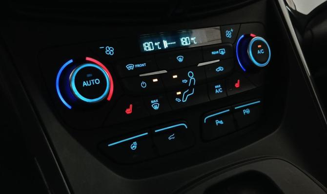 Ford Kuga II Рестайлинг с пробегом 2016 года, цена 1 299 000 рублей, 157241 км, внедорожник, Автокод Объявления