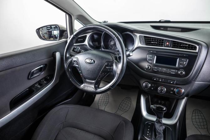 Kia Ceed II Рестайлинг с пробегом 2015 года, цена 1 649 000 рублей, 91700 км, хэтчбек, Автокод Объявления