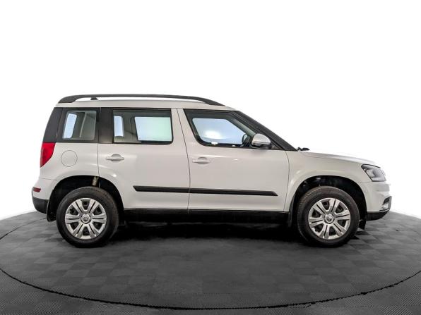 Skoda Yeti I Рестайлинг с пробегом 2017 года, цена 1 575 000 рублей, 105869 км, внедорожник, Автокод Объявления