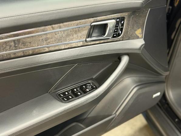 Porsche Panamera II с пробегом 2017 года, цена 4 949 000 рублей, 204789 км, лифтбек, Автокод Объявления