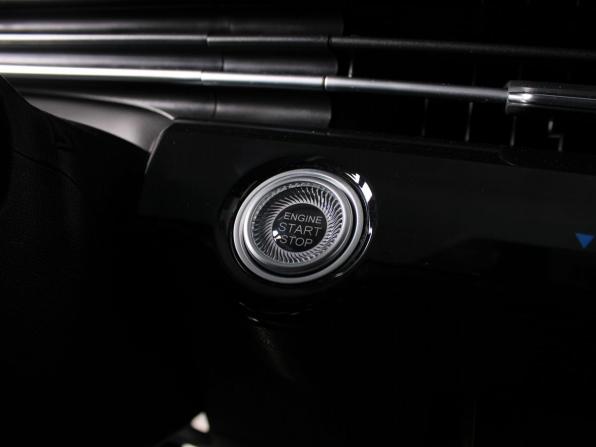 Omoda C5 I Рестайлинг с пробегом 2024 года, цена 1 949 000 рублей, 9847 км, внедорожник, Автокод Объявления