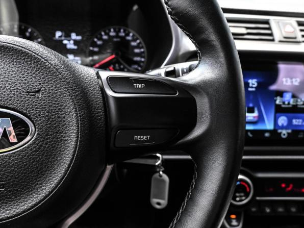 Kia Rio IV Рестайлинг с пробегом 2021 года, цена 1 794 000 рублей, 53345 км, седан, Автокод Объявления