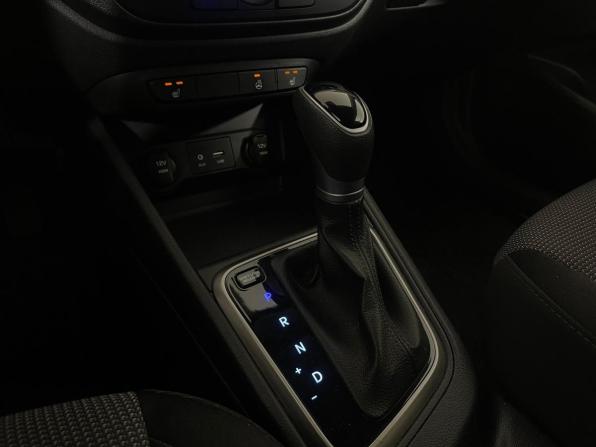 Hyundai Solaris II с пробегом 2018 года, цена 1 449 000 рублей, 93980 км, седан, Автокод Объявления
