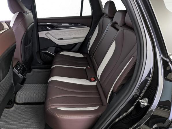 Geely Monjaro I с пробегом 2023 года, цена 2 970 000 рублей, 88165 км, внедорожник, Автокод Объявления