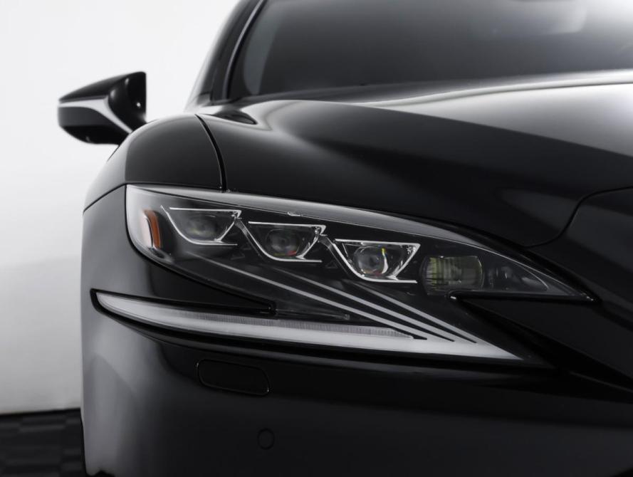 Lexus LS V Москва  - изображение 32
