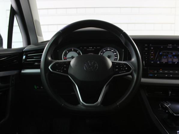 Volkswagen Touareg III с пробегом 2021 года, цена 5 650 000 рублей, 56265 км, внедорожник, Автокод Объявления
