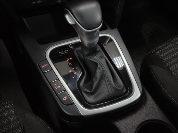 Kia Ceed III Рестайлинг с пробегом 2022 года, цена 2 300 000 рублей, 15976 км, хэтчбек, Автокод Объявления