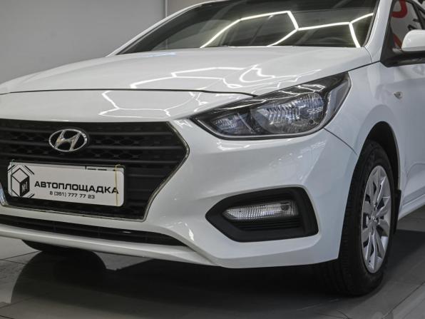 Hyundai Solaris II с пробегом 2017 года, цена 1 079 000 рублей, 152207 км, седан, Автокод Объявления