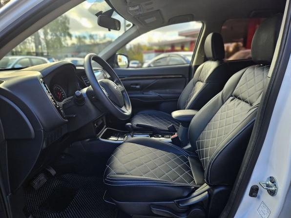 Mitsubishi Outlander III Рестайлинг 3 с пробегом 2022 года, цена 2 450 000 рублей, 32920 км, внедорожник, Автокод Объявления