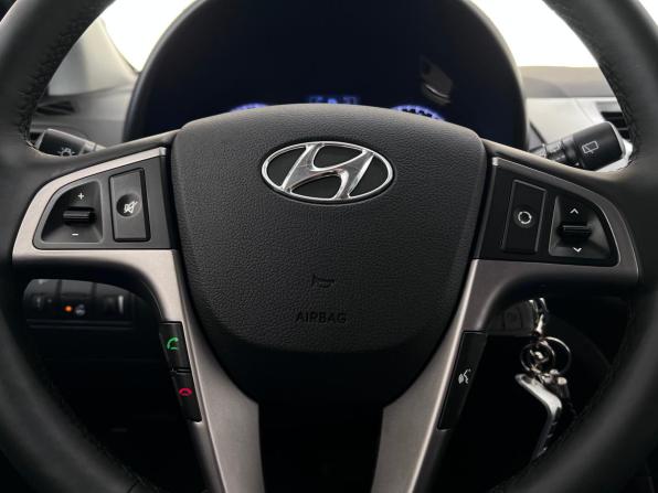 Hyundai Solaris I Рестайлинг с пробегом 2015 года, цена 1 090 000 рублей, 97970 км, хэтчбек, Автокод Объявления