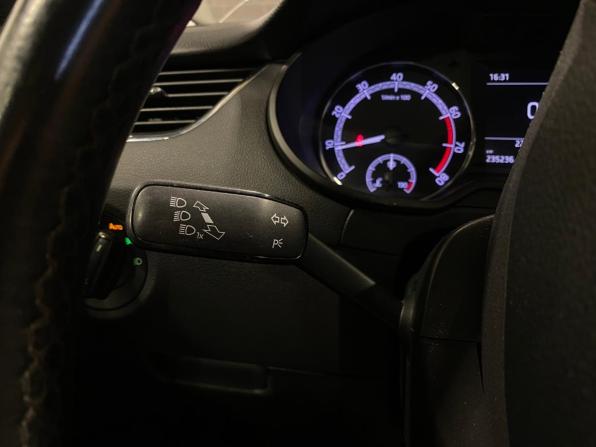 Skoda Octavia III (A7) Рестайлинг с пробегом 2018 года, цена 1 370 000 рублей, 235235 км, лифтбек, Автокод Объявления