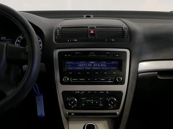 Skoda Octavia II (A5) Рестайлинг с пробегом 2013 года, цена 729 000 рублей, 231640 км, лифтбек, Автокод Объявления
